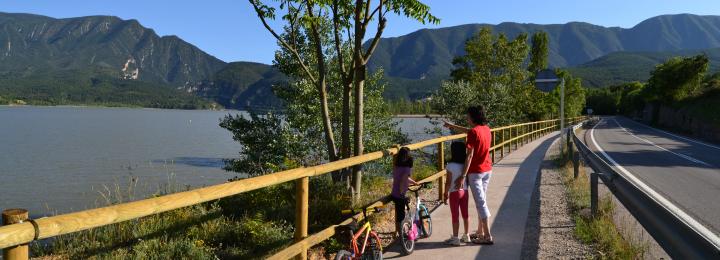 Imatge del camí que forma l'itinerari de natura de Vorejant Terradets